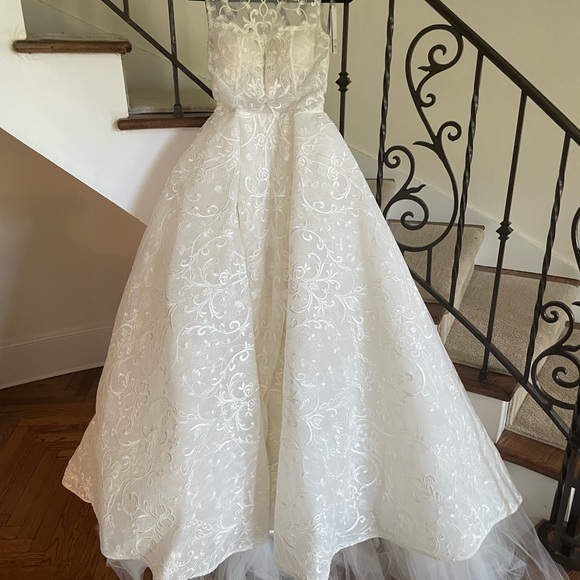 SAIID KOBEISY STUNNING NWT wedding gown, size US6 - Picture 7 of 10